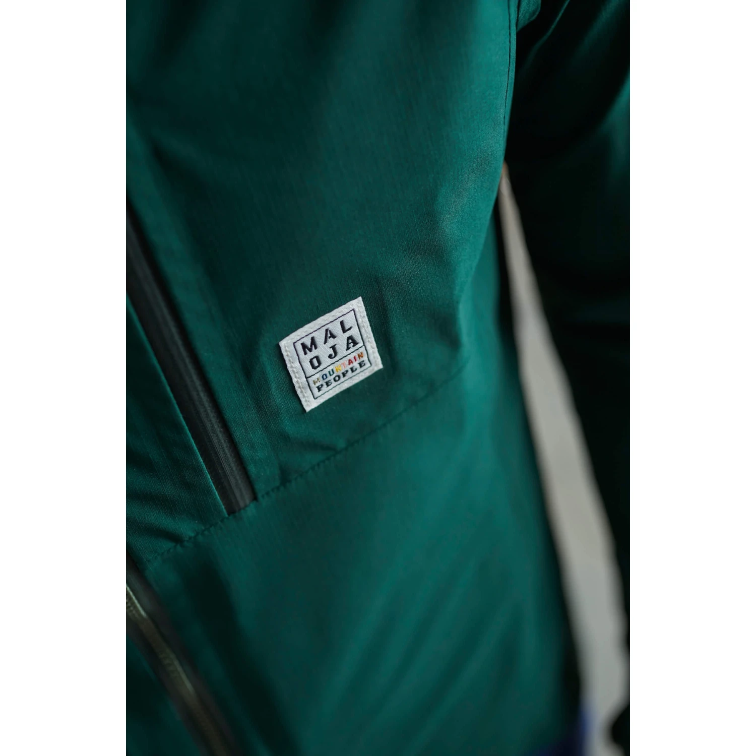 Maloja VeloU. Rain Roadbike Jacket - Rosehip 8674 - Image 6